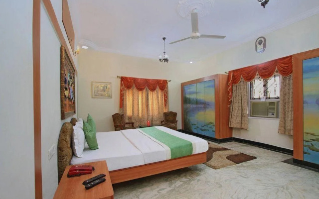 OYO Green Villa
