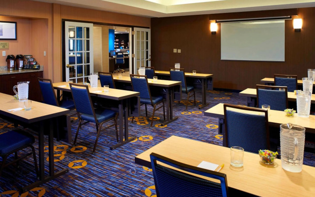 Courtyard by Marriott Detroit Utica