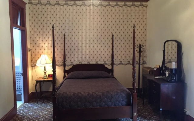 Irma Hotel