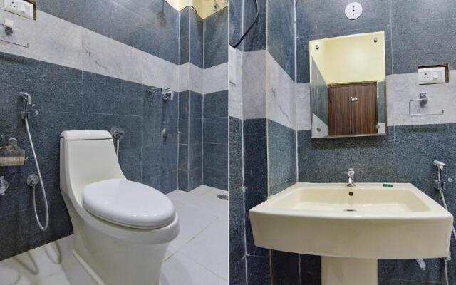 Fabhotel The Castle Homestay Inn