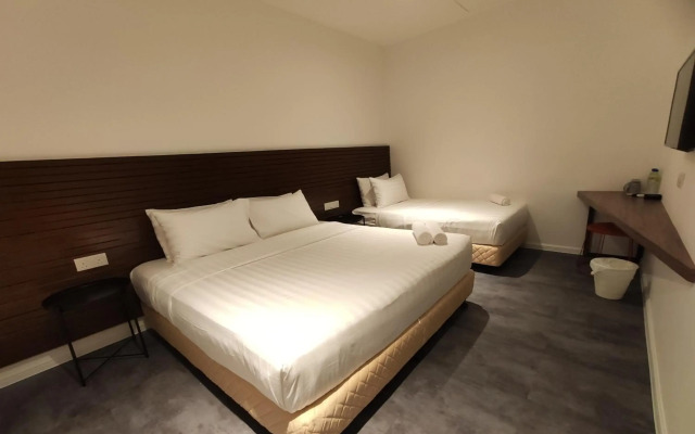 T Hotel Tandop