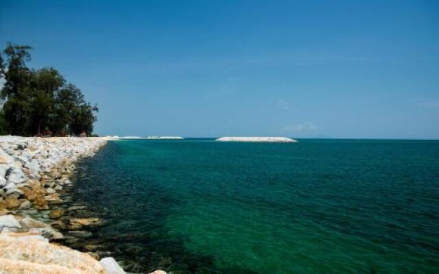 Beachland Guesthouse