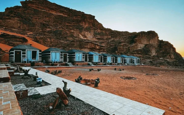 Sand star camp