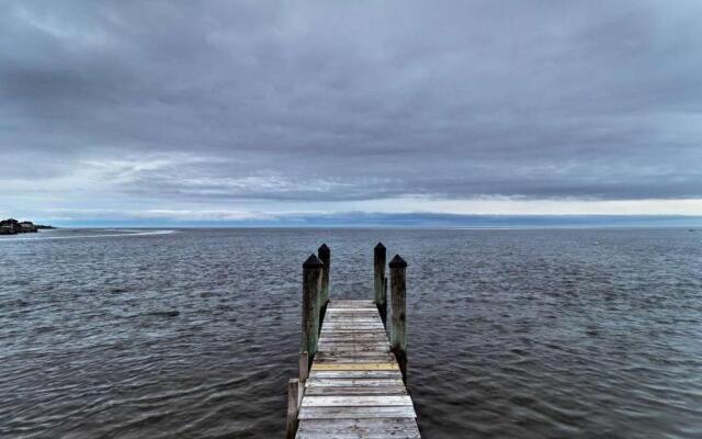 Saybrook Manor House, Walk to Cove Beach!