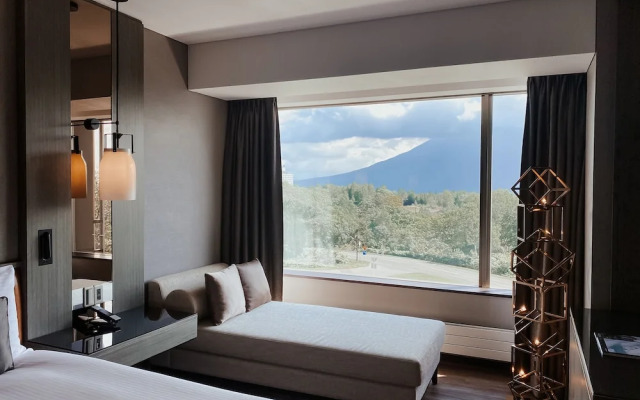 Hinode Hills Niseko Village