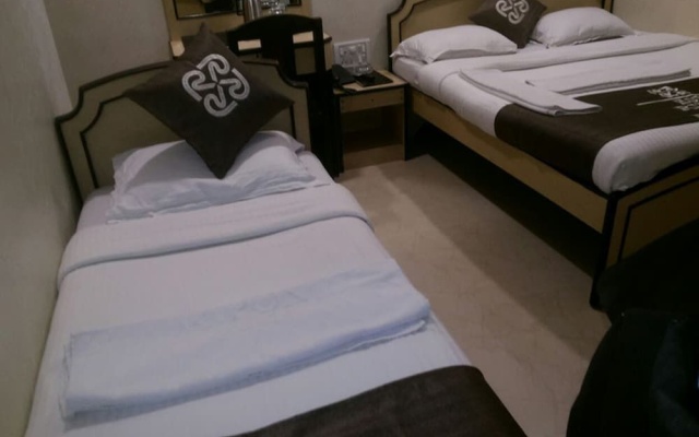 Hotel Ripon Palace – Guest Rooms – Mumbai