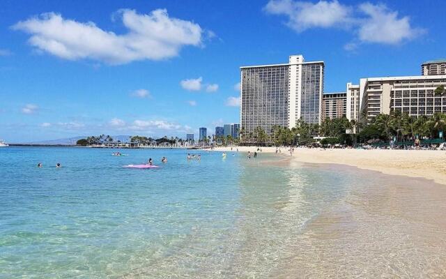 Diamond Head Beach Hotel 805