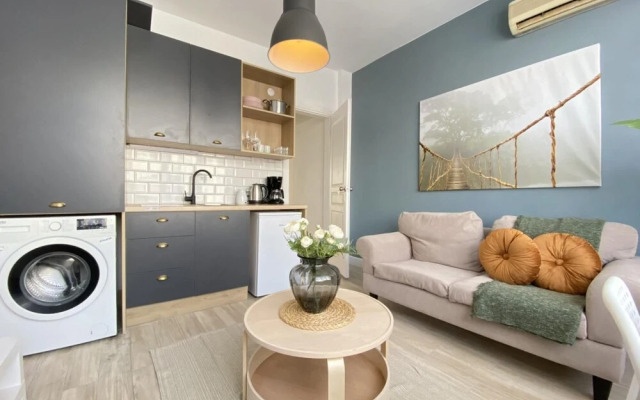 Central and Modern Flat in Cihangir