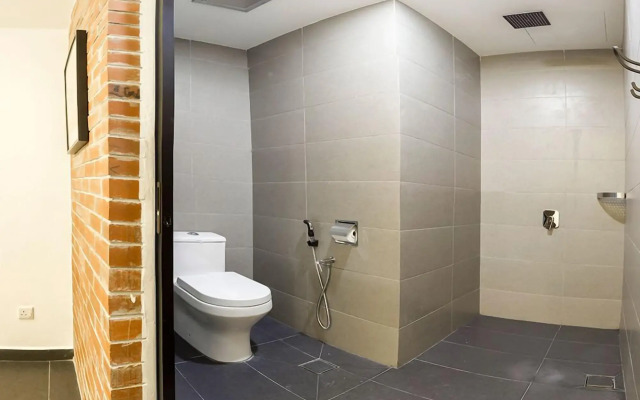 Roomies Suites