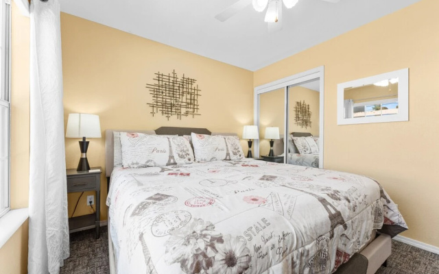 Harmony Hideaway 2 Bedroom Condo by RedAwning