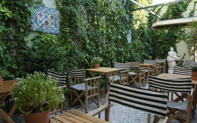 CASA AMORA Studio Apartments