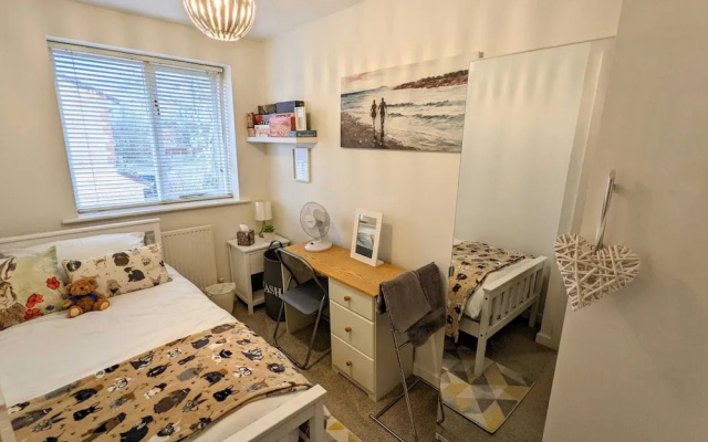 Beautiful 2 Bedroom House in Quiet Location