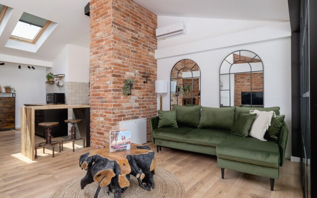 Wawel Castle Studio Dietla by Renters