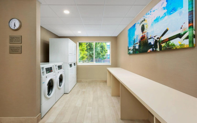 Courtyard by Marriott Santa Monica