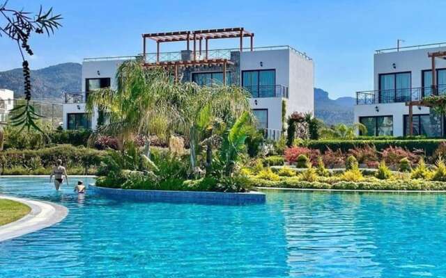 Luxurious Seafront Penthouse