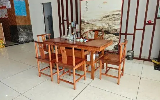 Qjia Ledong Xiangrui Seaview Business Hotel (Longmuwan Branch)