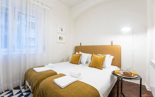 Tasteful 2BR Flat in Art District by LovelyStay