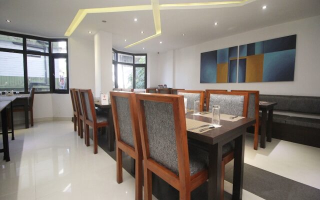 OYO 10179 Hotel Yavachi
