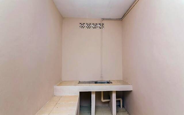 OYO Life 2579 Kost Anggun 2