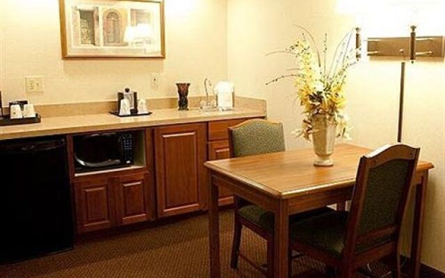 Ramada Des Moines Airport