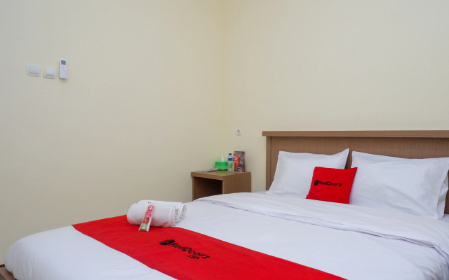 Reddoorz Near Siliwangi Semarang