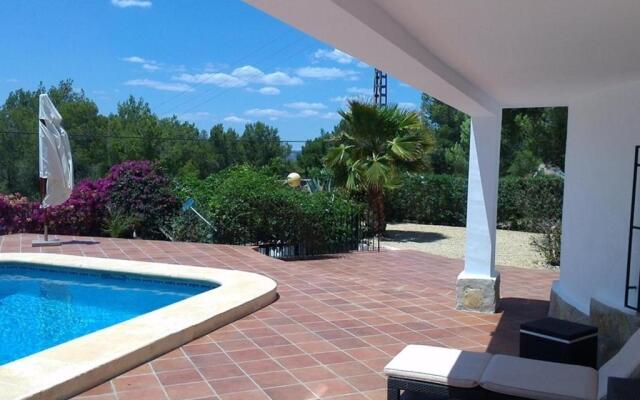 Villa up to 8 sleeps 4 bedrms 2