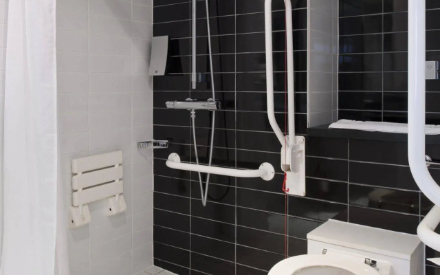 Holiday Inn Express Leeds East by IHG