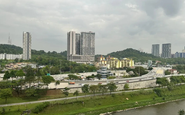 Millerz Square by Mykey