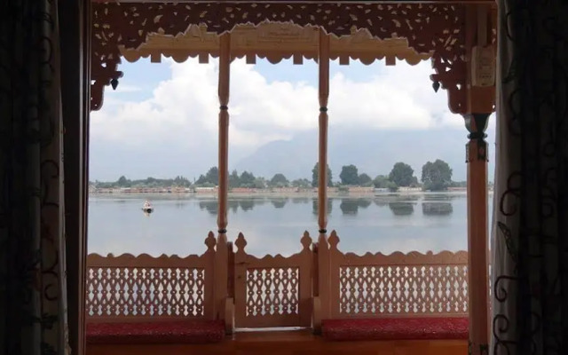 Shalimar Group of Houseboats