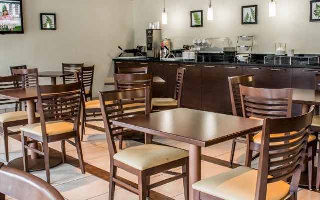 Comfort Suites Chincoteague Island Bayfront Resort