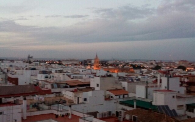 Studio in Sevilla, With Wonderful City View, Balcony and Wifi - 97 km