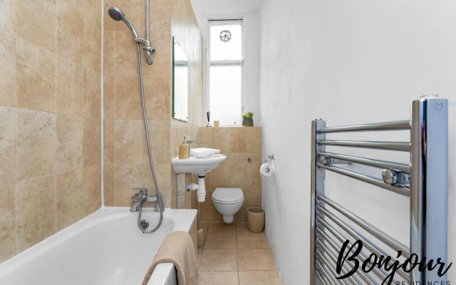 Central Cozy 2BR-1BA near Princes Street