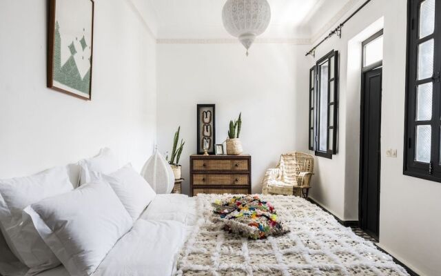 Riad New Moon