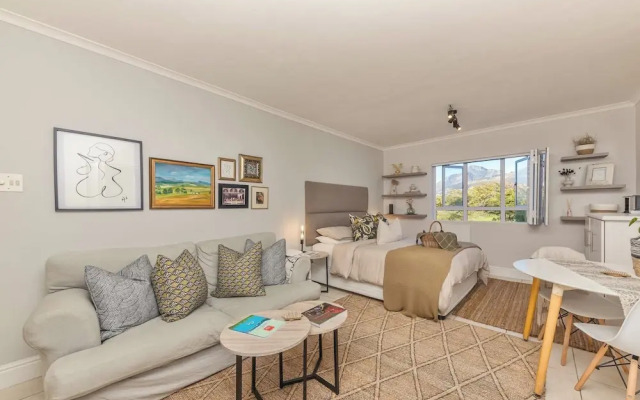 Mouille Point Studio Including Welcome Basket