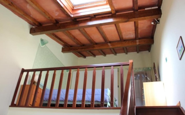 Loft Angela, Delizioso Bilocale con Soppalco, Centralissimo a Pietrasanta