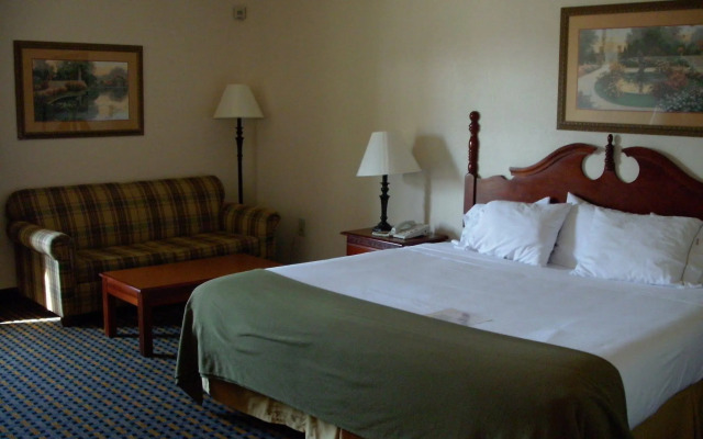 Holiday Inn Express Hotel & Suites Laurinburg by IHG