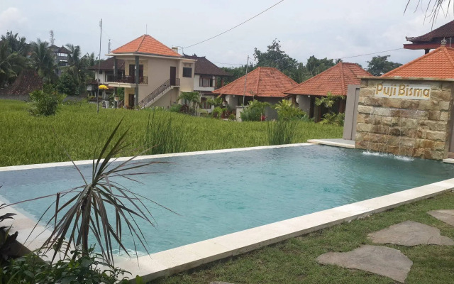 Puji Bungalow & Hostel