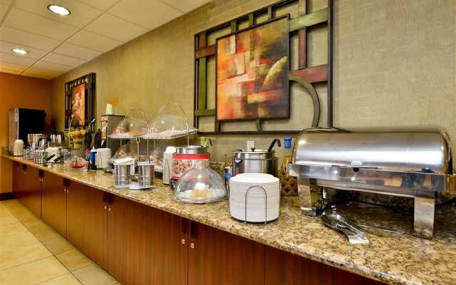 Best Western Plus Cascade Inn & Suites