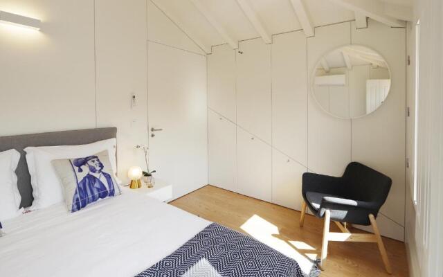HM - Flores Skylight