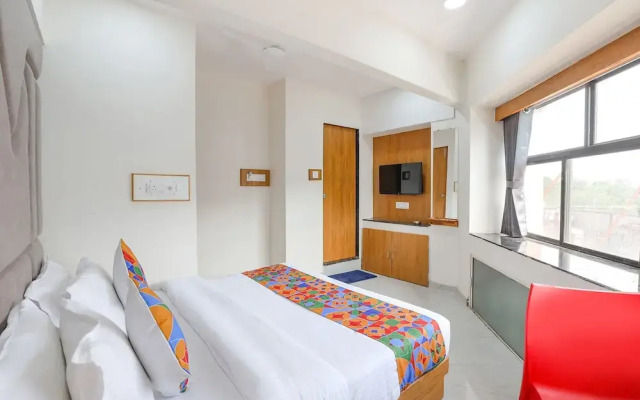 Fabhotel Crystal I
