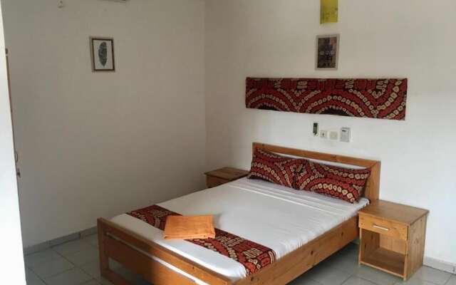 Imans Hotel Dabou