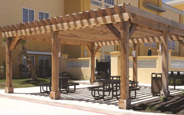 La Quinta Inn & Suites by Wyndham Cotulla