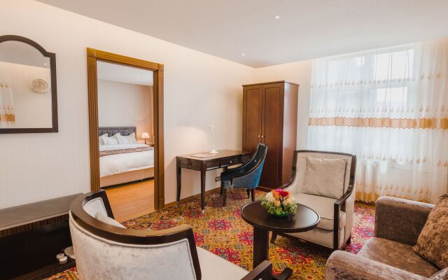 Mika Hotel