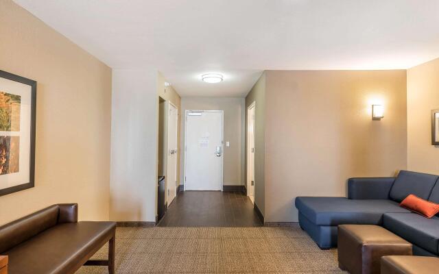 Comfort Inn & Suites Sidney I-80