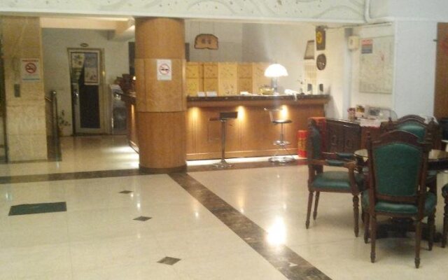 Jing Ai Hotel