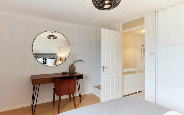 The Chiswick Escape - Lovely 2bdr House With Garden