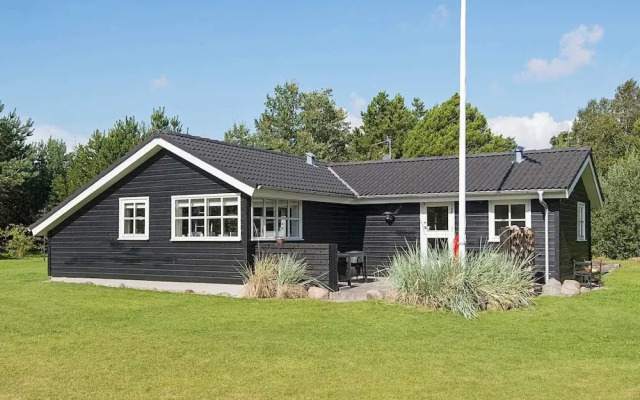 6 Person Holiday Home in Jerup
