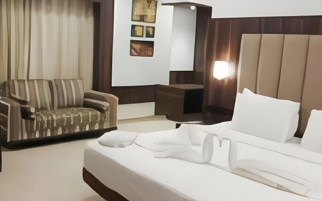 Golden Chariot The Boutique Hotel, Andheri