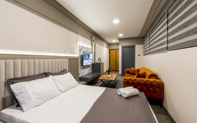 Arena Luxury Hotel Suites