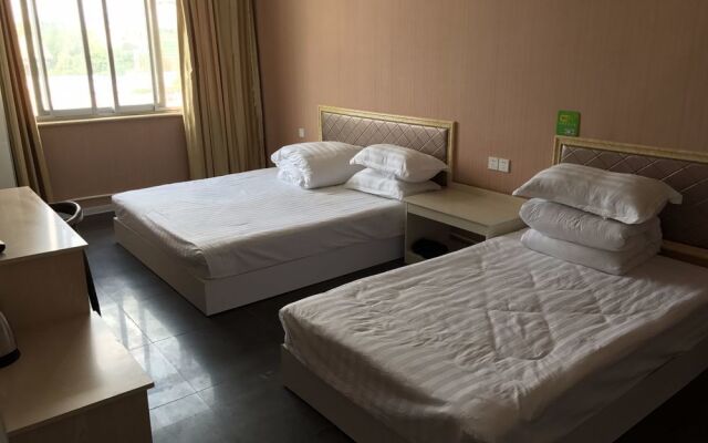 Qufu Ruihe Inn
